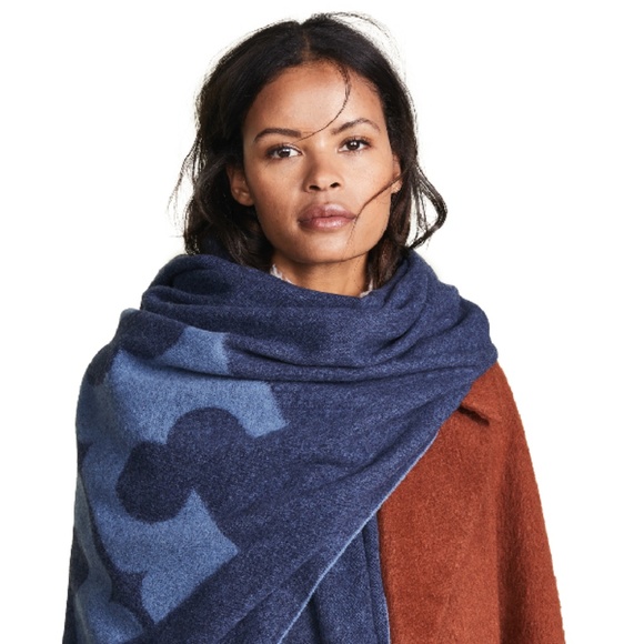 Tory Burch♥️NEW♥️Oblong wool logo scarf Tory Navy - Picture 8 of 8